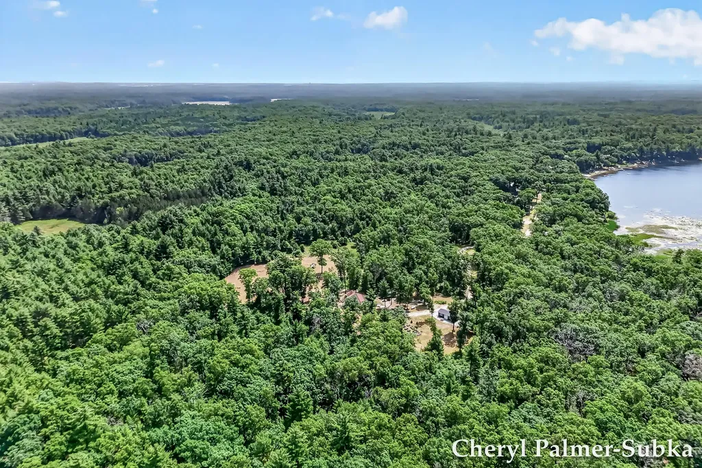8090 E Lake Road Holton Township MI 49457