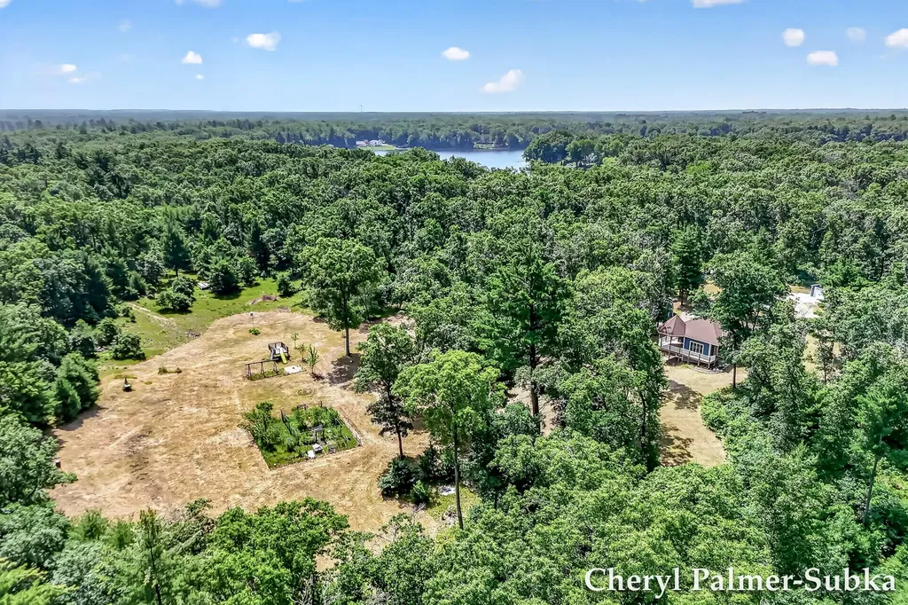 8090 E Lake Road Holton Township MI 49457