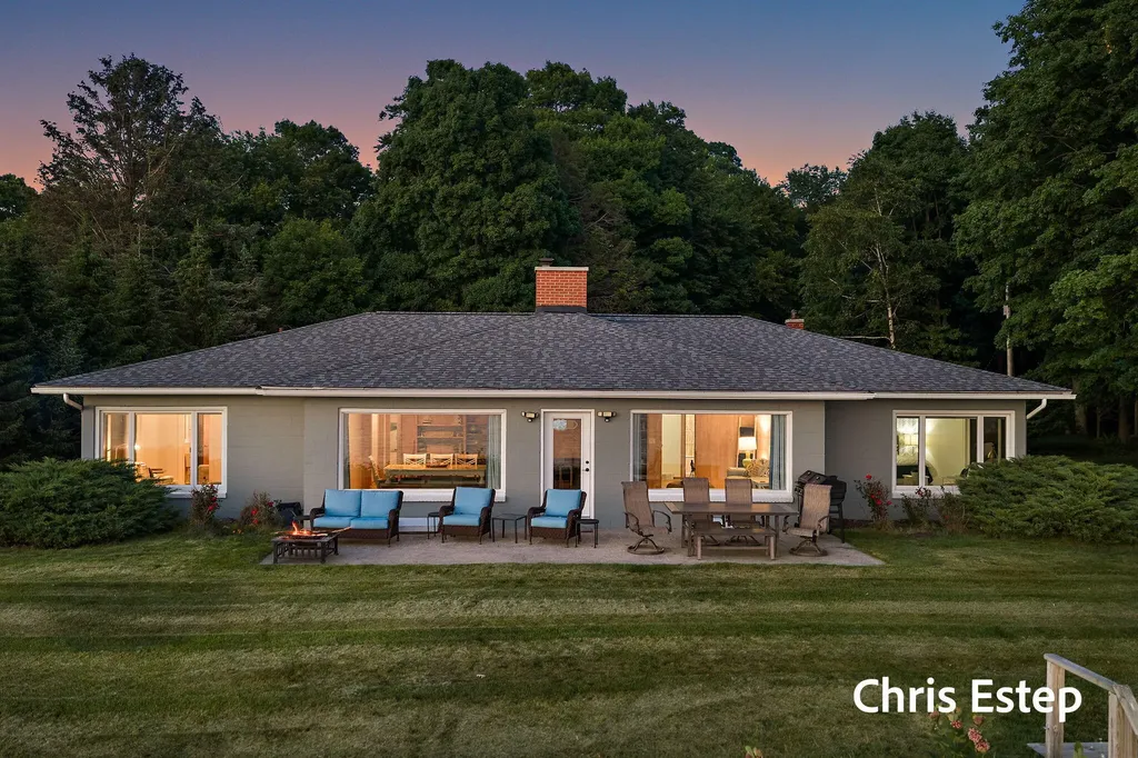 3787 N Scenic Drive Fruitland Township MI 49445