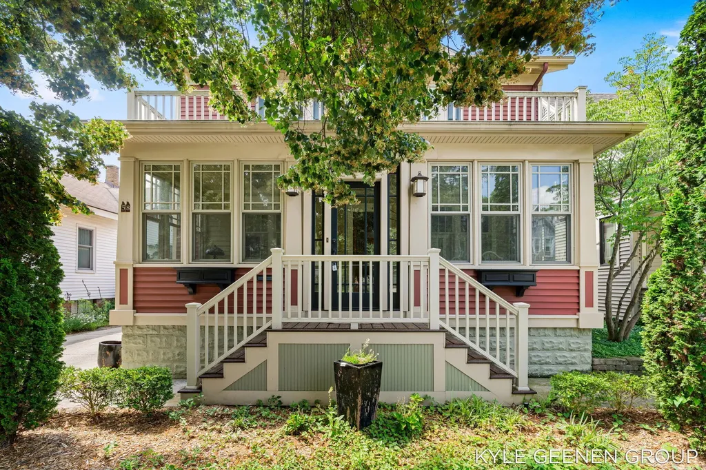58 E 13th Street Holland City MI 49423