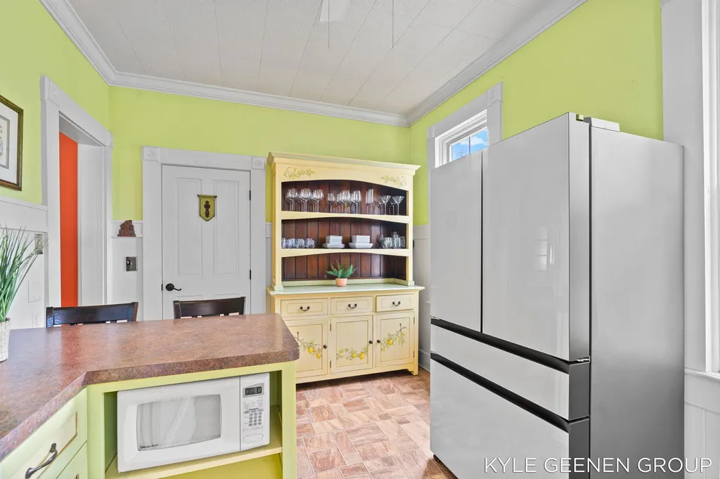 58 E 13th Street Holland City MI 49423