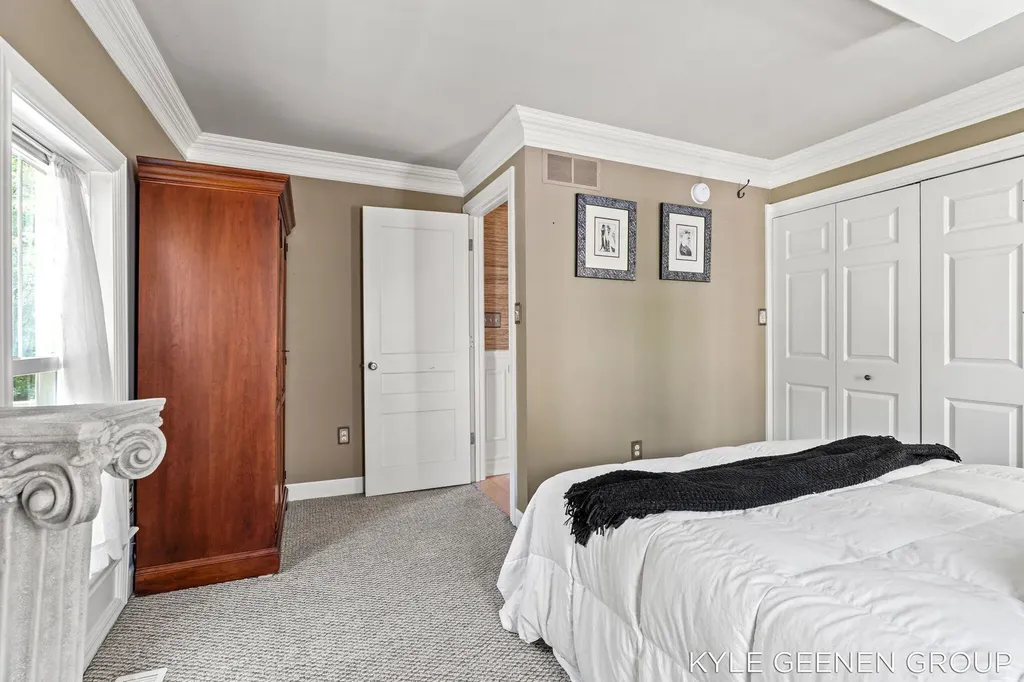 58 E 13th Street Holland City MI 49423