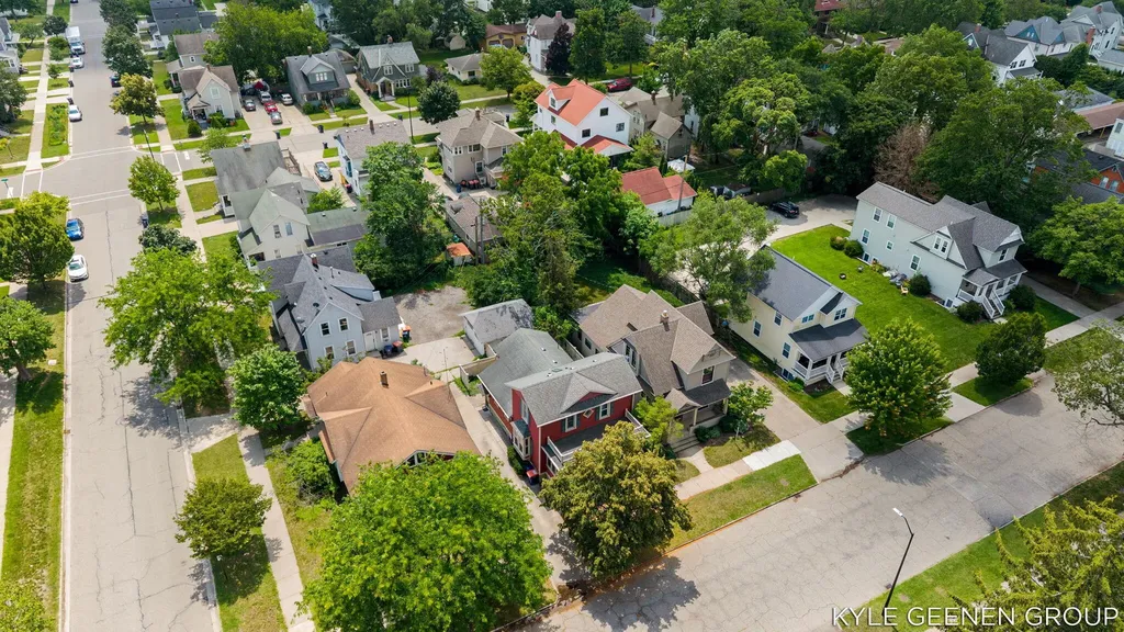 58 E 13th Street Holland City MI 49423