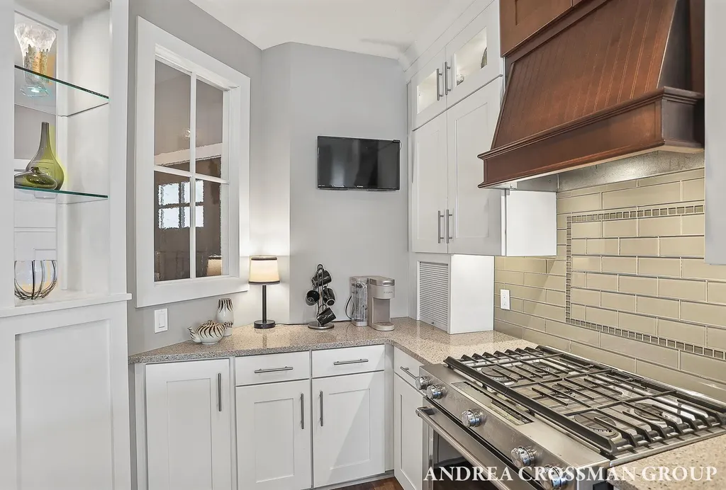 543 Macatawa Avenue Holland City MI 49423