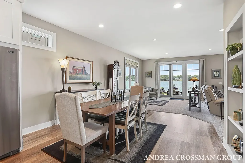 543 Macatawa Avenue Holland City MI 49423