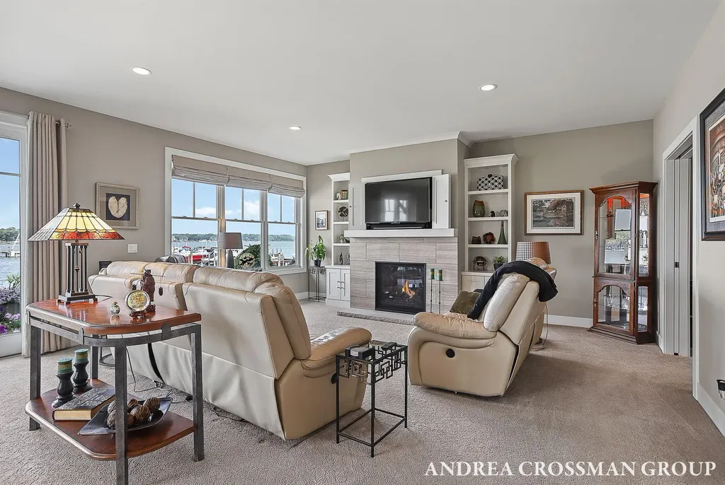 543 Macatawa Avenue Holland City MI 49423