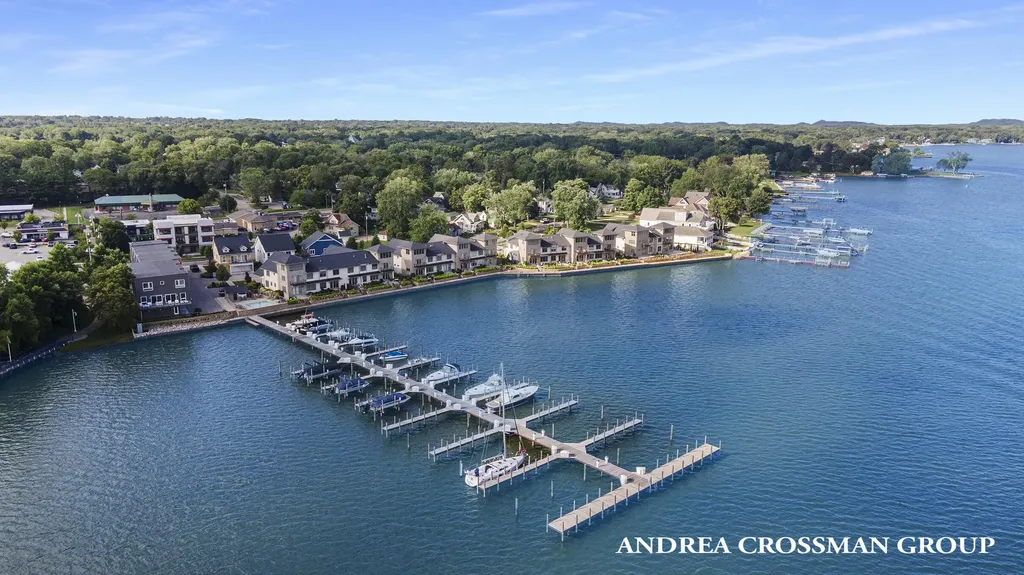 543 Macatawa Avenue Holland City MI 49423