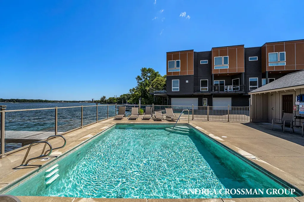 543 Macatawa Avenue Holland City MI 49423