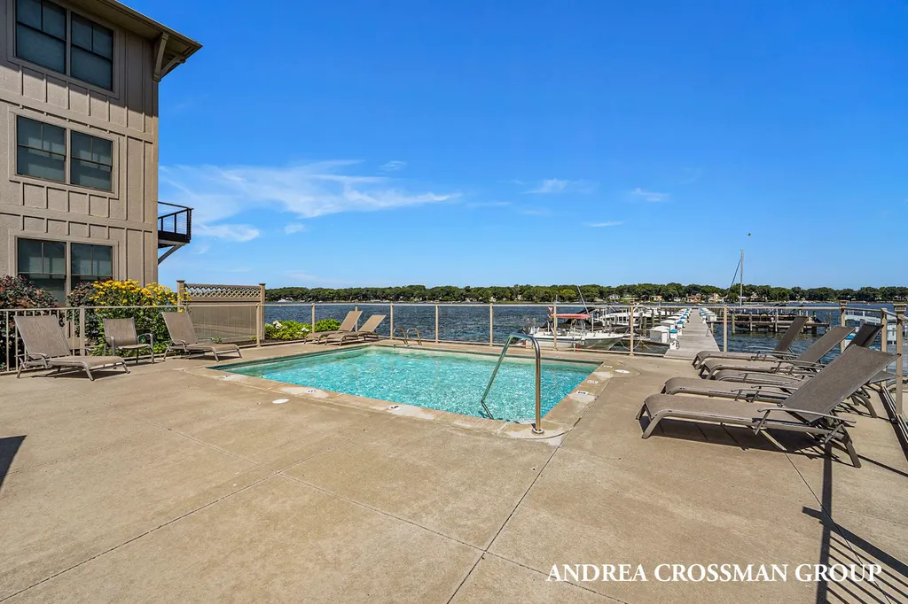 543 Macatawa Avenue Holland City MI 49423