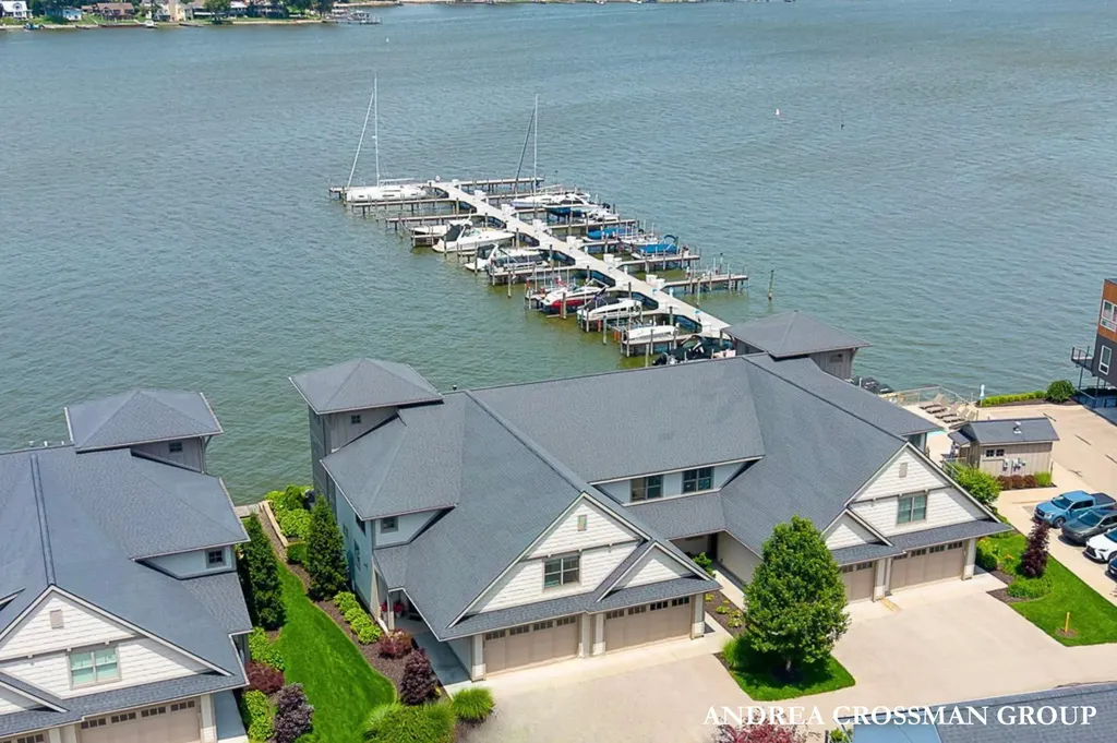 543 Macatawa Avenue Holland City MI 49423