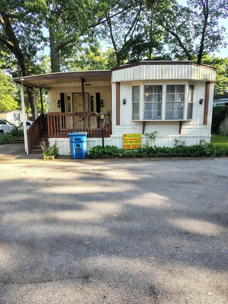 2701 Huizenga Street Norton Shores City MI 49444