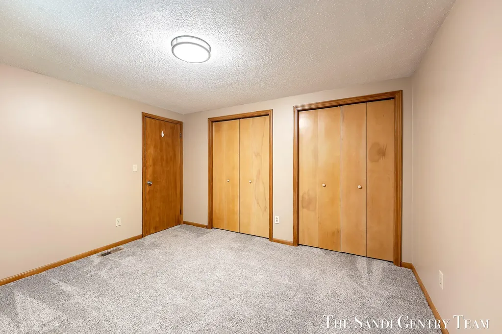 17771 148th Avenue Spring Lake Township MI 49456