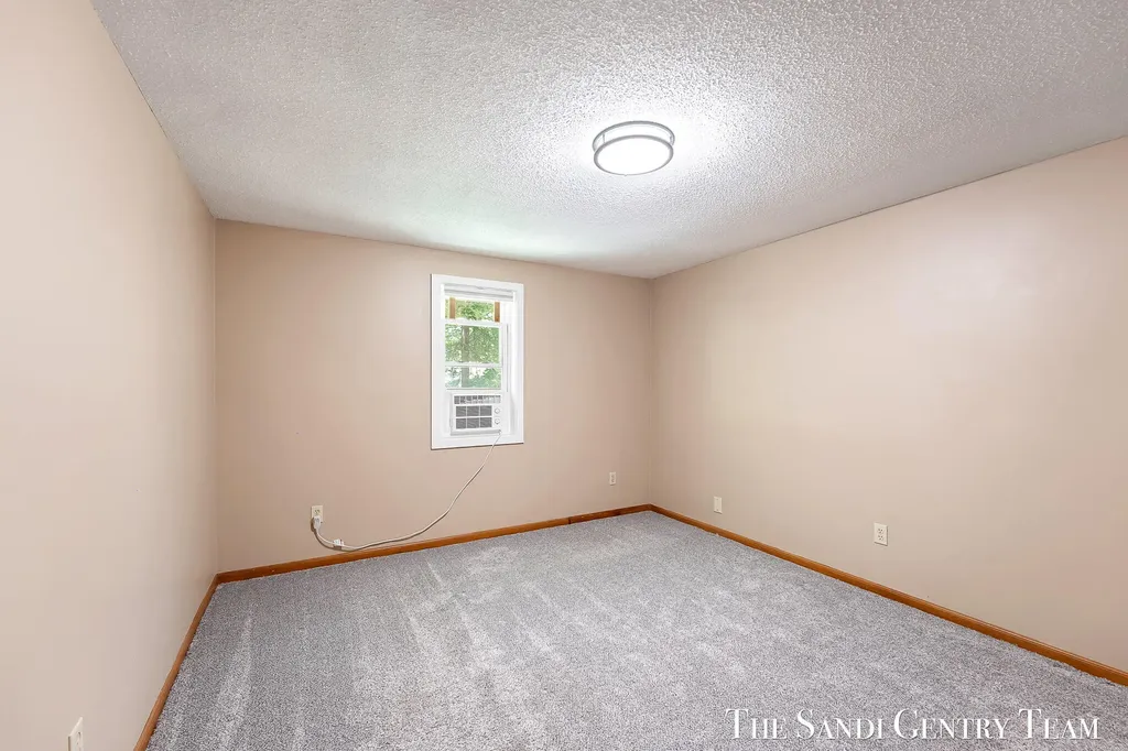 17771 148th Avenue Spring Lake Township MI 49456