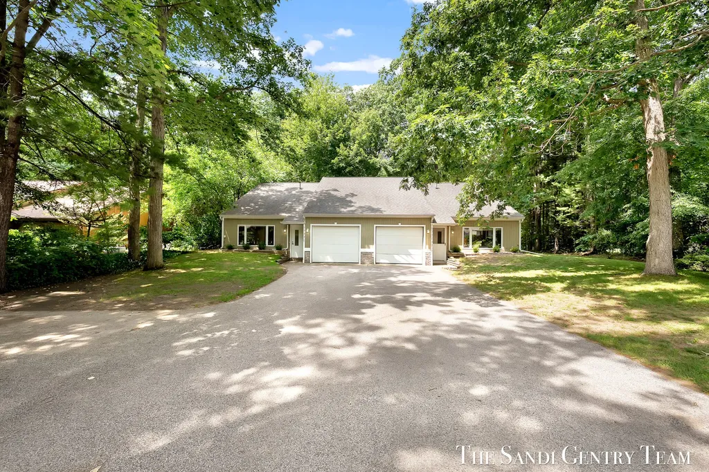 17771 148th Avenue Spring Lake Township MI 49456
