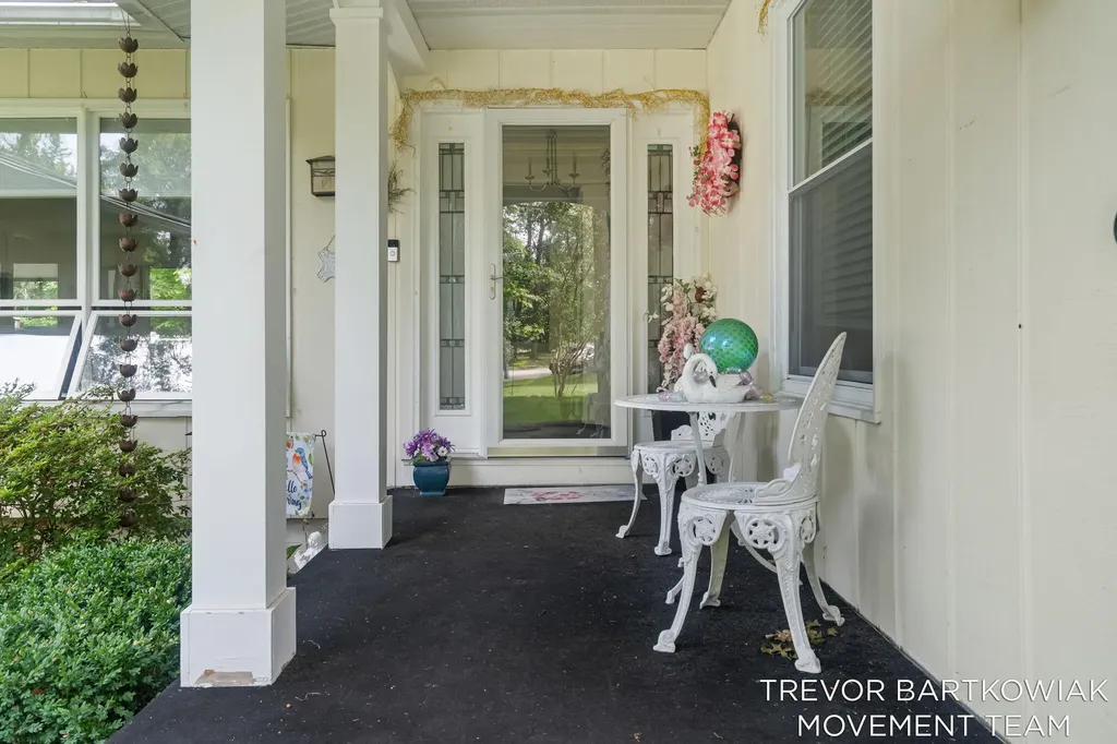 1292 Edinborough Drive Norton Shores City MI 49441