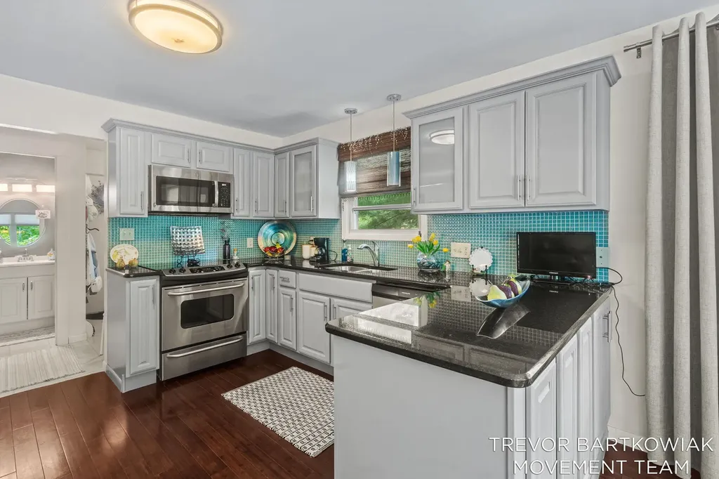 1292 Edinborough Drive Norton Shores City MI 49441