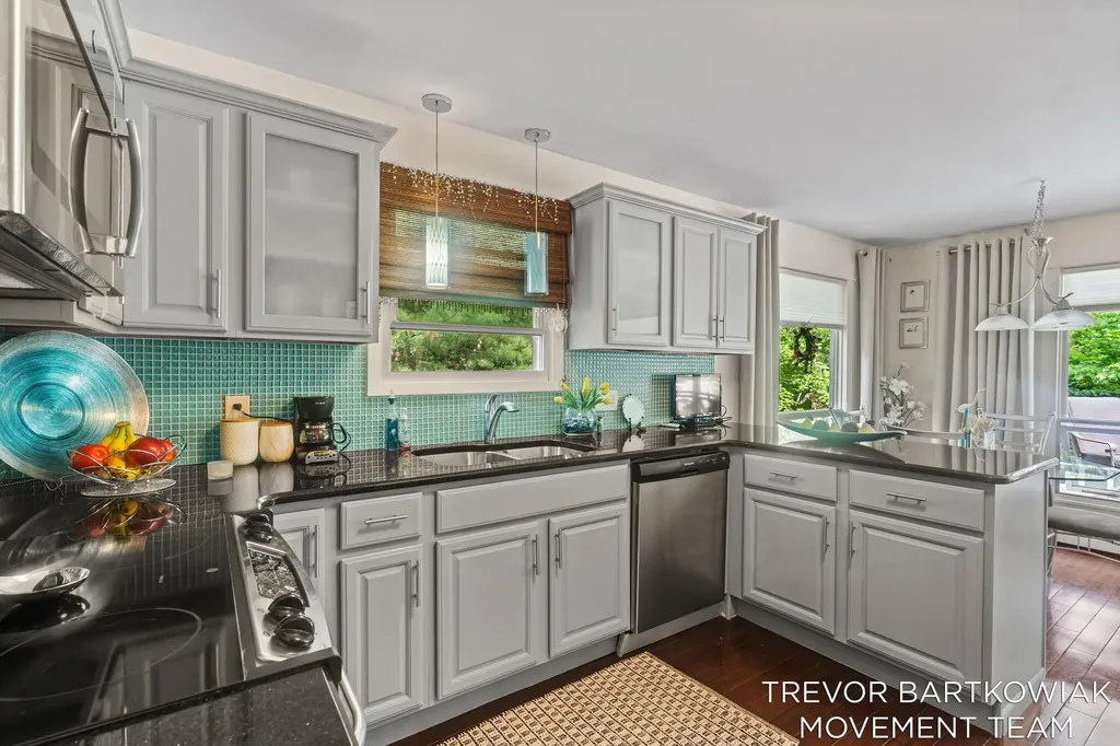 1292 Edinborough Drive Norton Shores City MI 49441