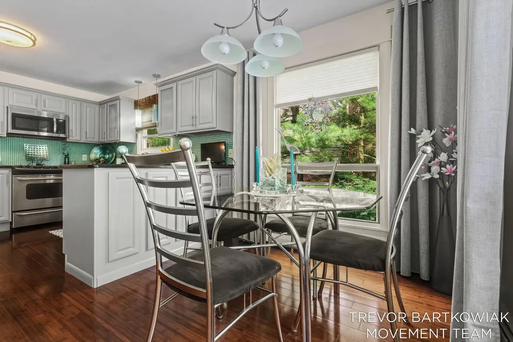 1292 Edinborough Drive Norton Shores City MI 49441
