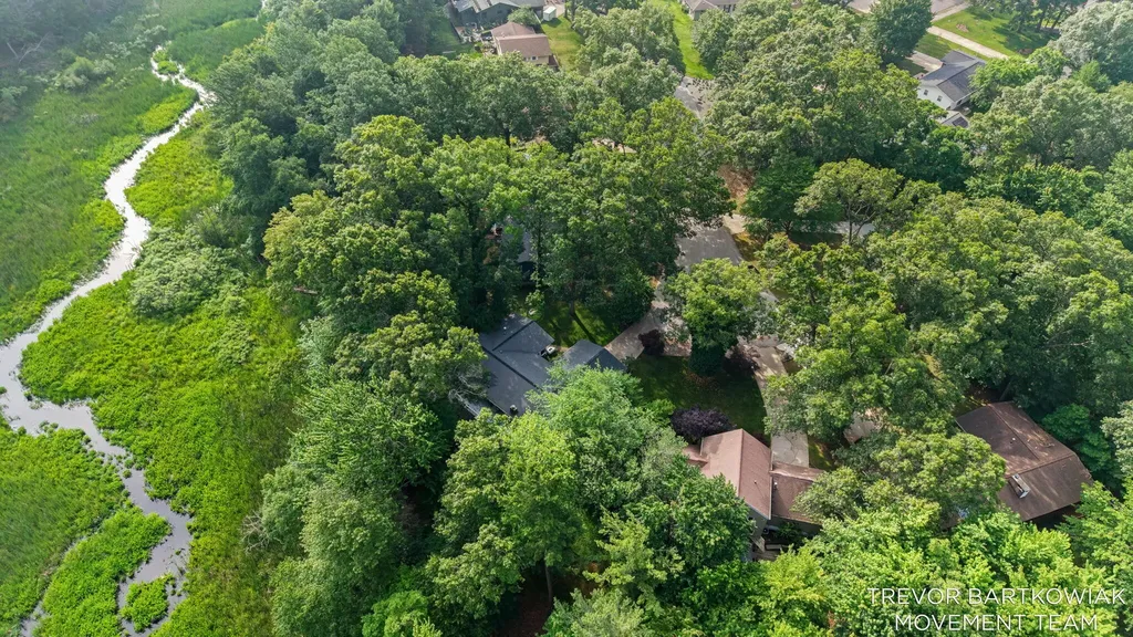 1292 Edinborough Drive Norton Shores City MI 49441
