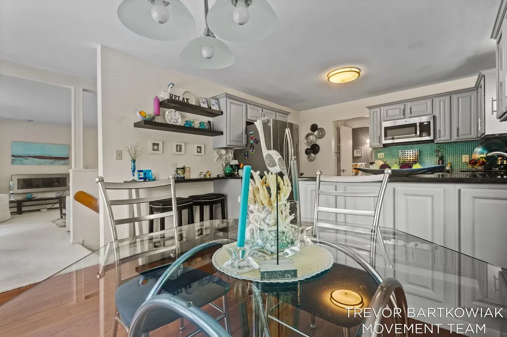 1292 Edinborough Drive Norton Shores City MI 49441