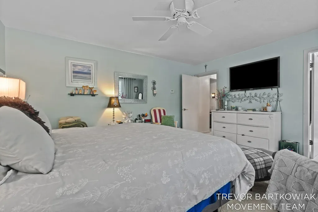 1292 Edinborough Drive Norton Shores City MI 49441