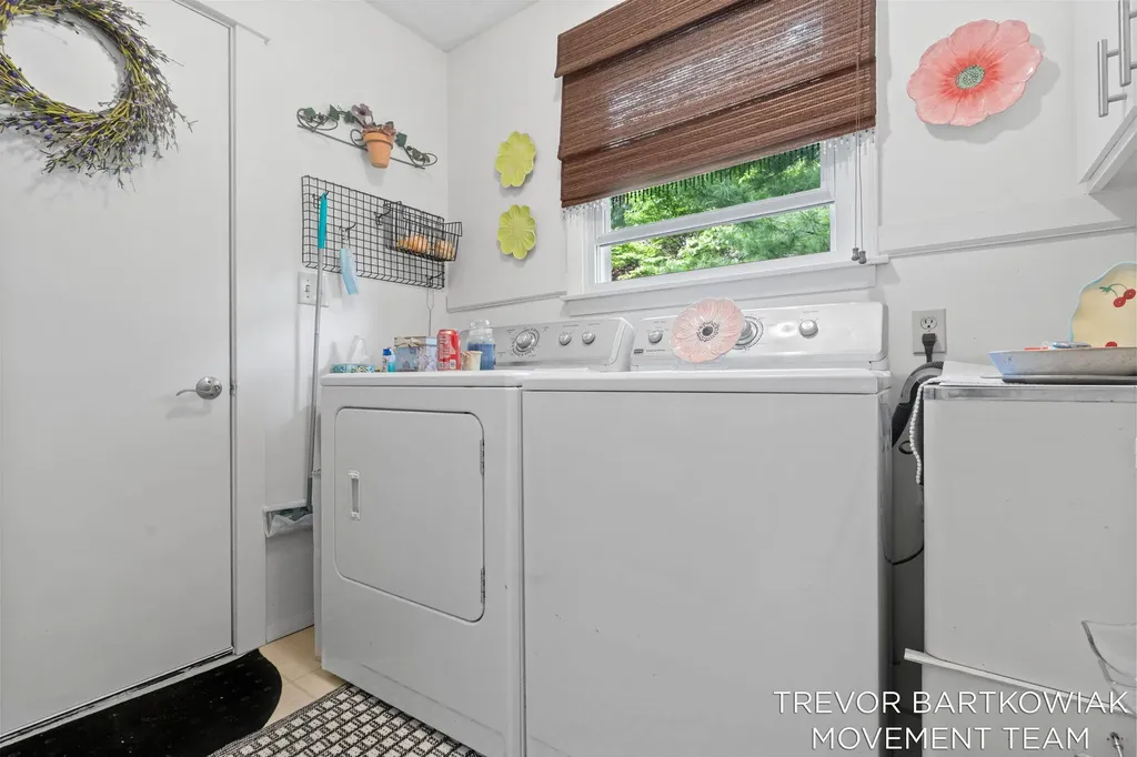 1292 Edinborough Drive Norton Shores City MI 49441