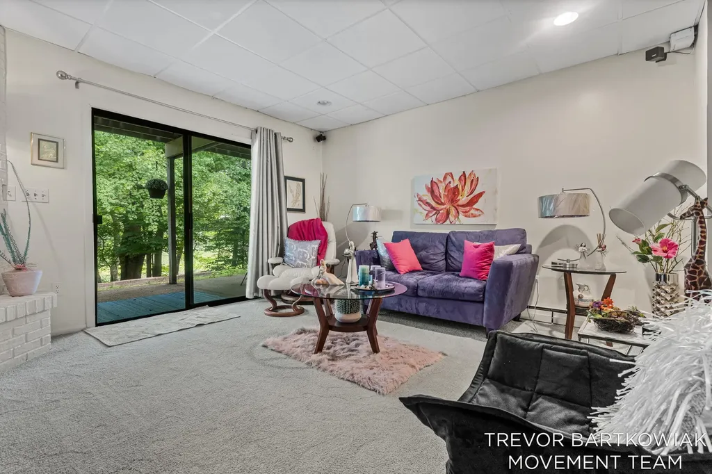 1292 Edinborough Drive Norton Shores City MI 49441