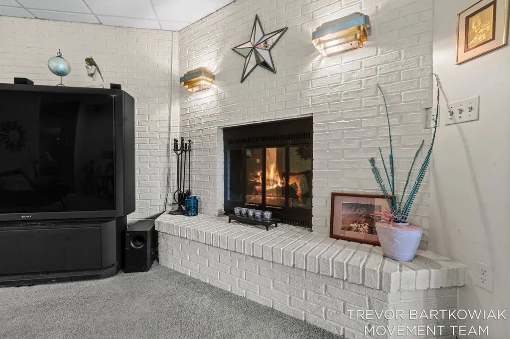 1292 Edinborough Drive Norton Shores City MI 49441