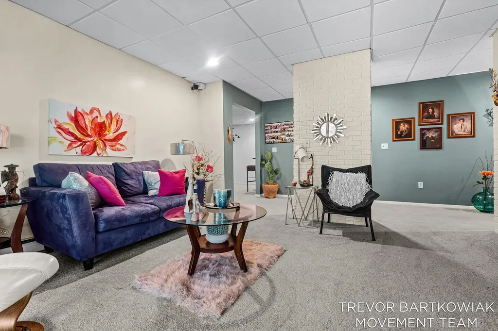 1292 Edinborough Drive Norton Shores City MI 49441