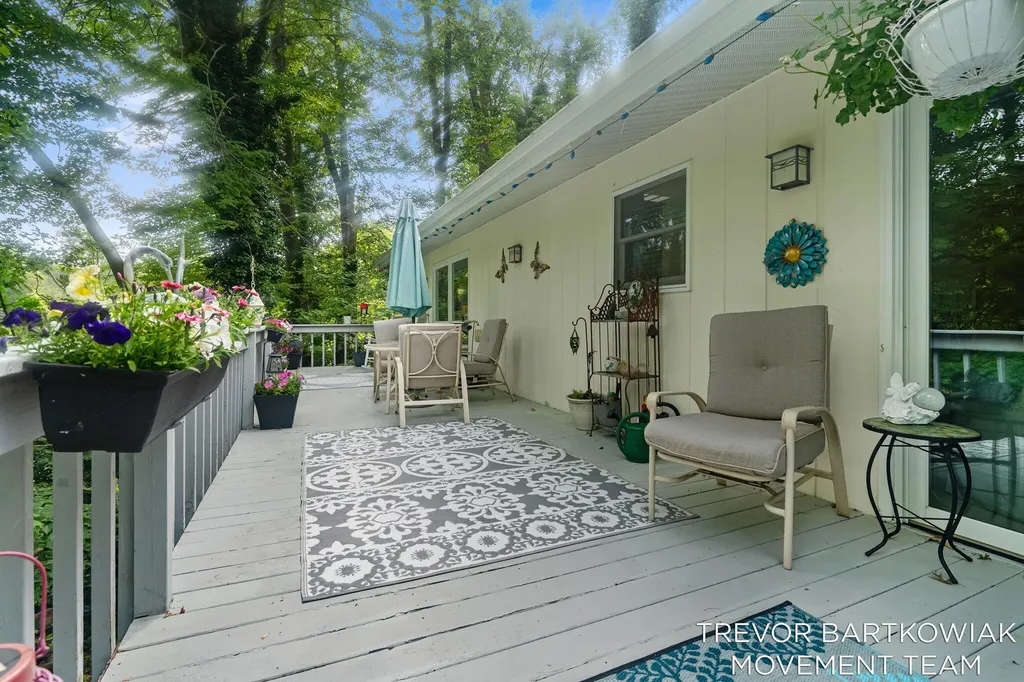 1292 Edinborough Drive Norton Shores City MI 49441