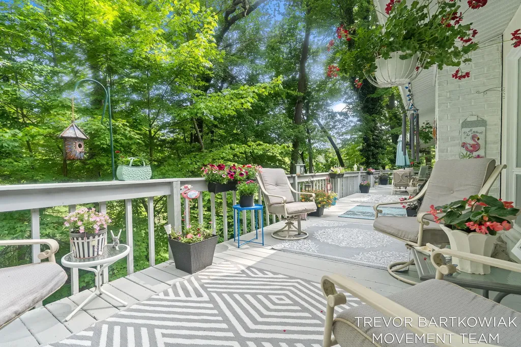 1292 Edinborough Drive Norton Shores City MI 49441