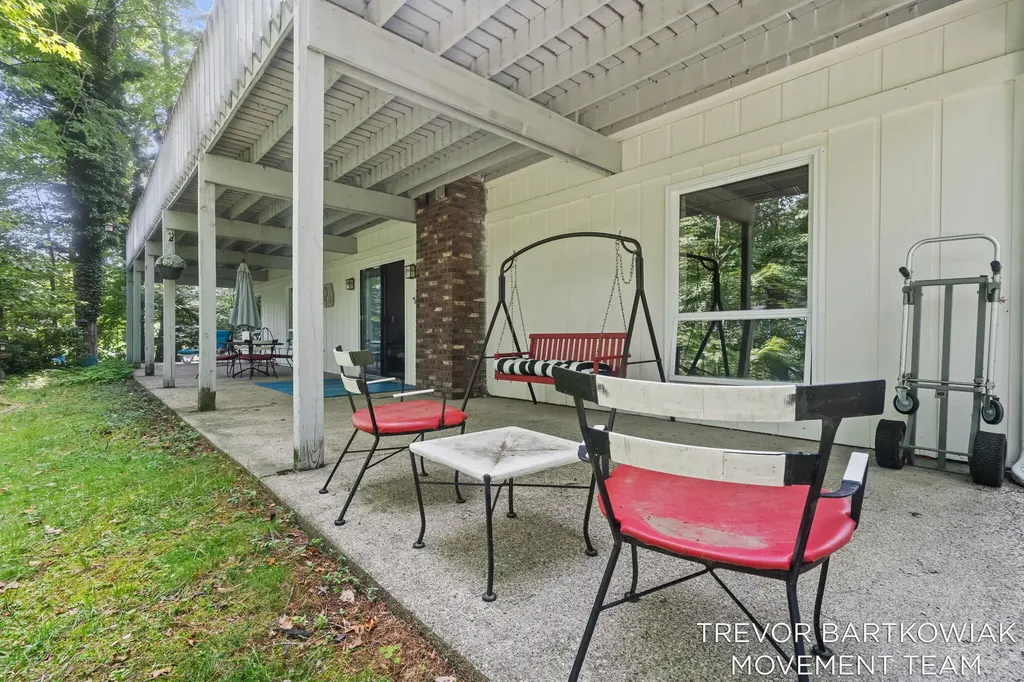 1292 Edinborough Drive Norton Shores City MI 49441