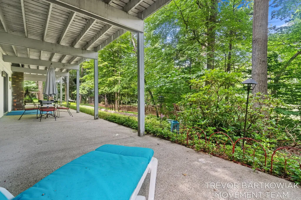 1292 Edinborough Drive Norton Shores City MI 49441