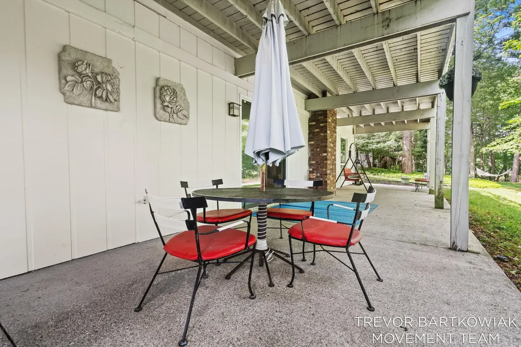 1292 Edinborough Drive Norton Shores City MI 49441