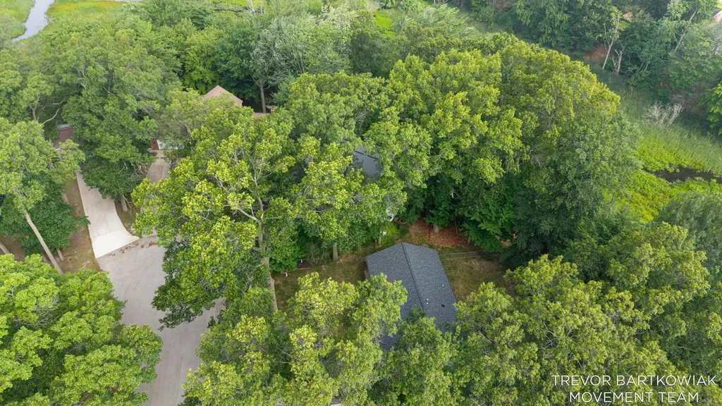 1292 Edinborough Drive Norton Shores City MI 49441