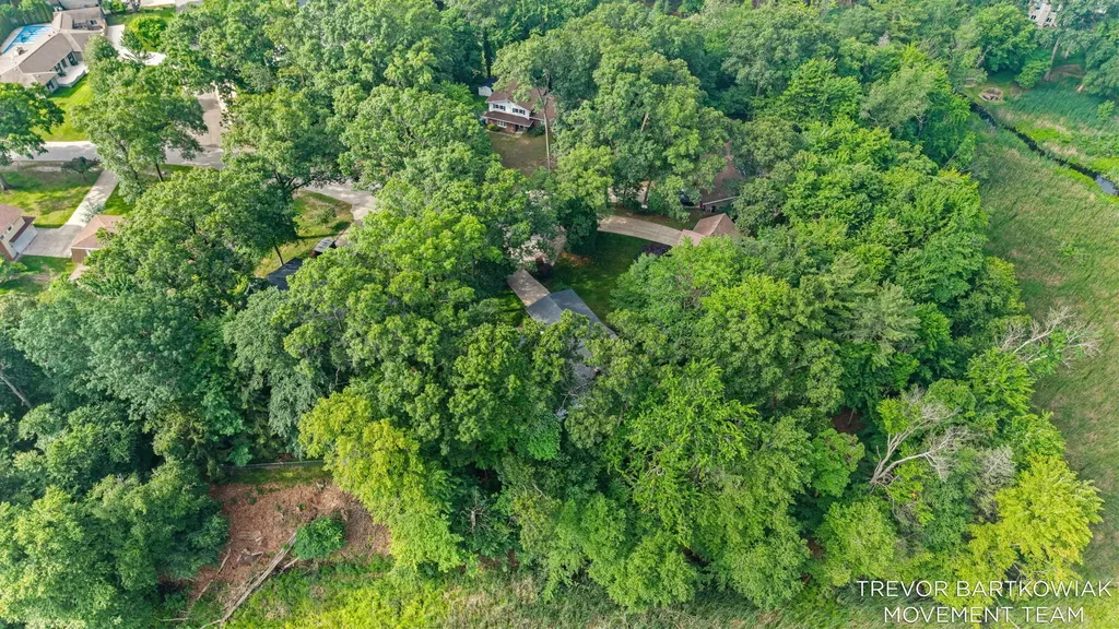 1292 Edinborough Drive Norton Shores City MI 49441