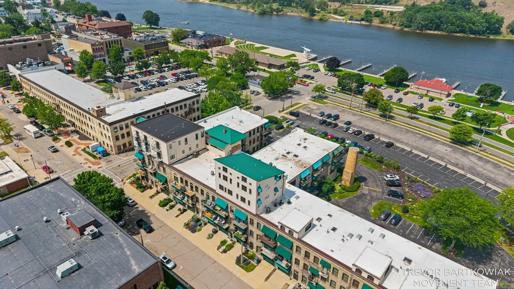 110 N Harbor Drive Grand Haven City MI 49417