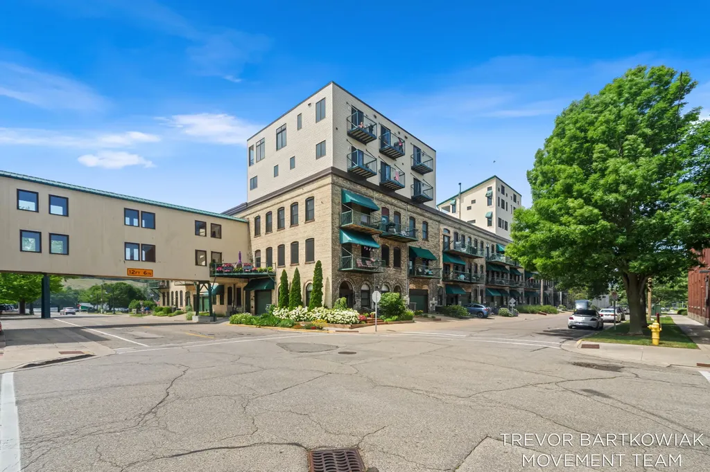 110 N Harbor Drive Grand Haven City MI 49417