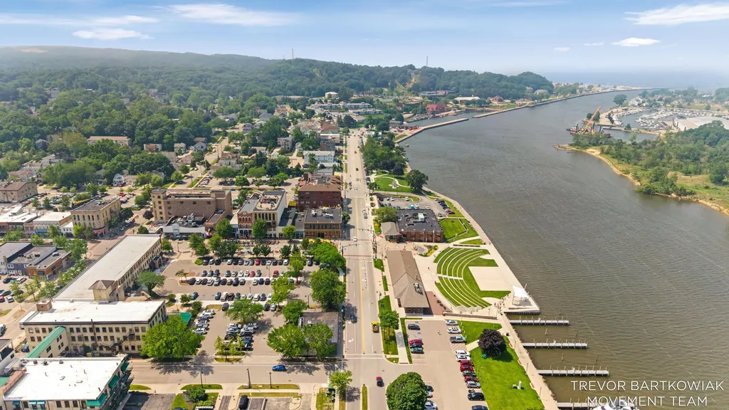 110 N Harbor Drive Grand Haven City MI 49417