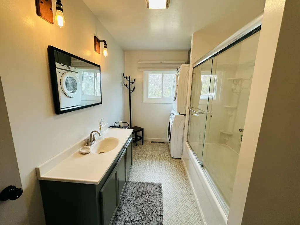 315 Pam Drive Oronoko Charter Township MI 49103