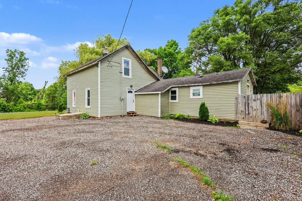 20449 W Howard City-edmore Reynolds Township MI 49329
