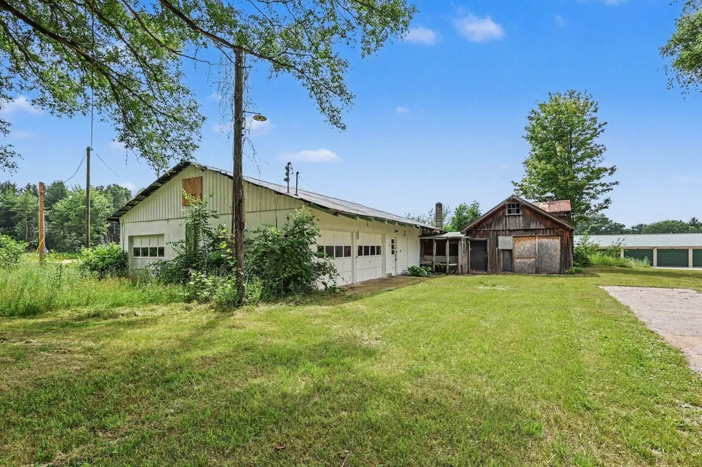 20449 W Howard City-edmore Reynolds Township MI 49329
