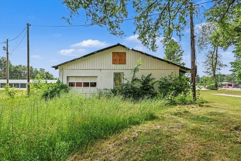20449 W Howard City-edmore Reynolds Township MI 49329