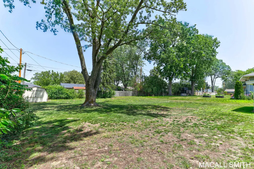 339 Wildwood Drive Holland City MI 49423