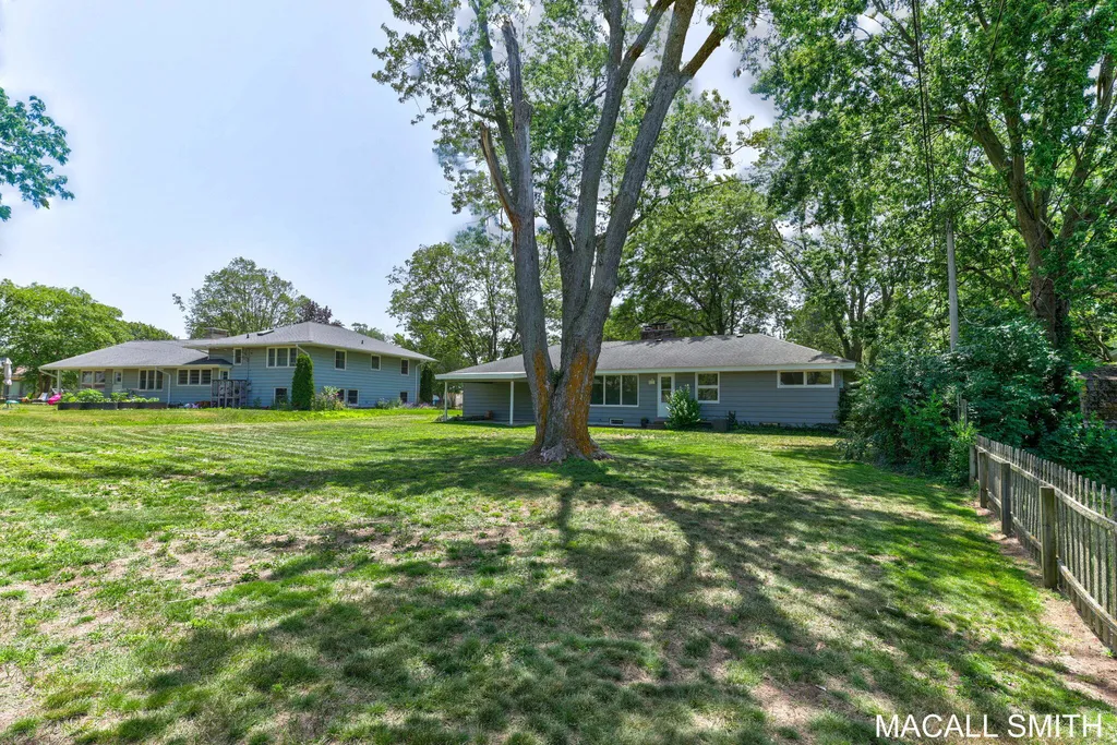339 Wildwood Drive Holland City MI 49423