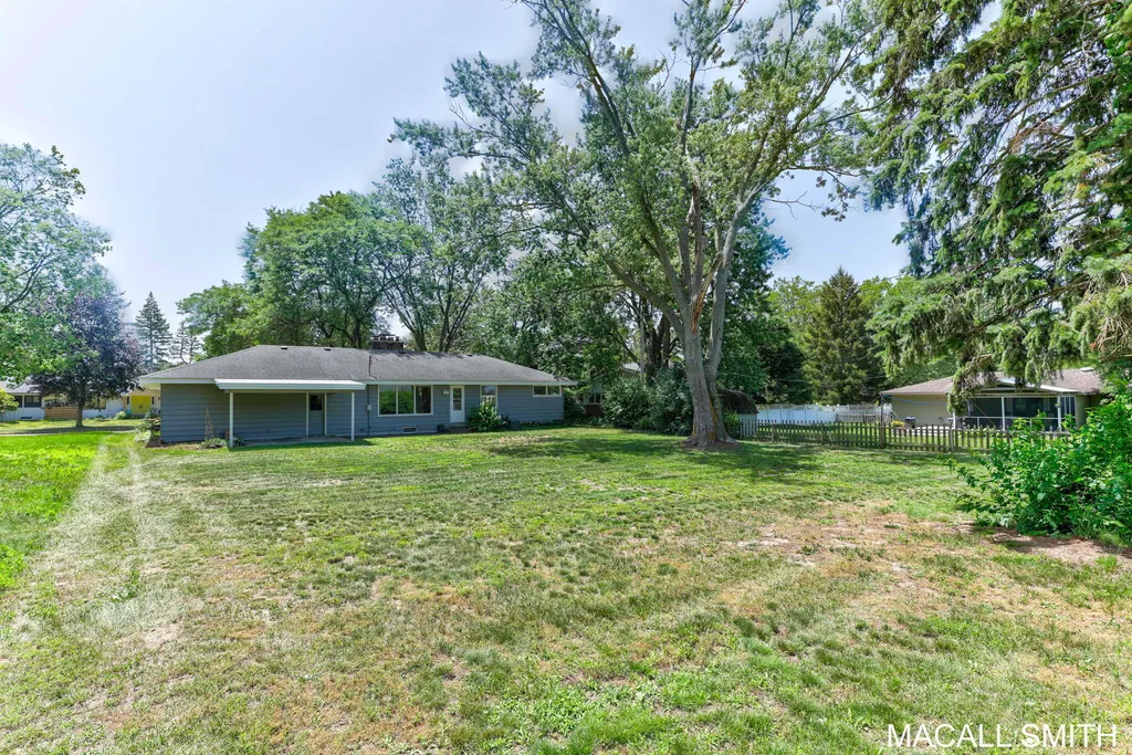 339 Wildwood Drive Holland City MI 49423