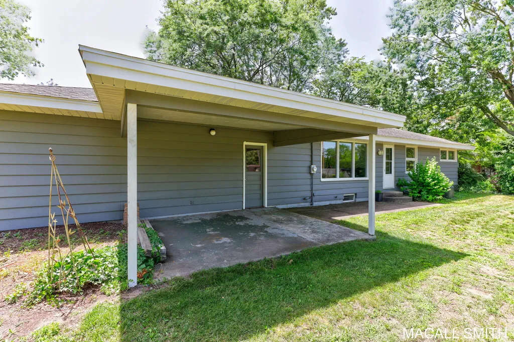 339 Wildwood Drive Holland City MI 49423