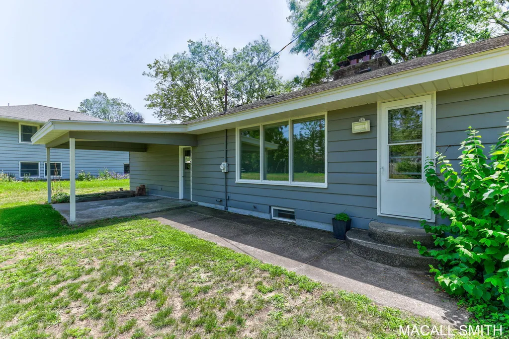 339 Wildwood Drive Holland City MI 49423