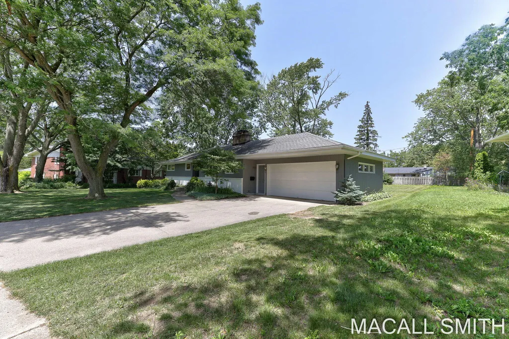 339 Wildwood Drive Holland City MI 49423