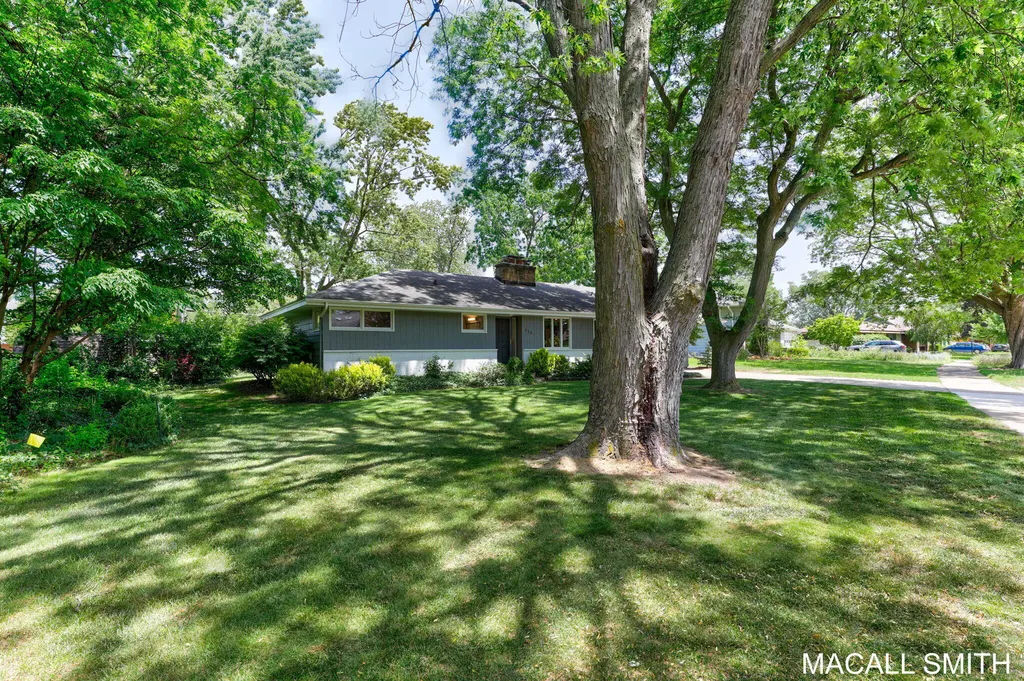 339 Wildwood Drive Holland City MI 49423